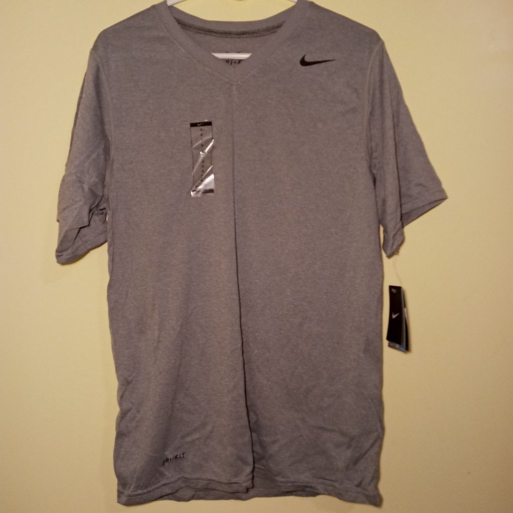 Nike Mens Legend V-Neck Short Sleeve T-Shirt Dark Grey Heather/Carbon S …